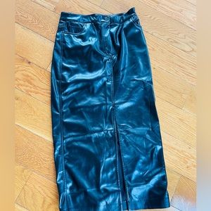 Faux Leather Skirt in Navy
Bailey 44